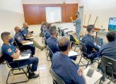 Colaboradores da prefeitura participam de treinamento de combate a incêndios
