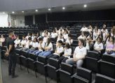 Jovens aprendem sobre o Poder Legislativo durante “tour” na Câmara de Sertãozinho