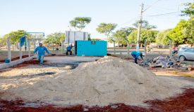 Prefeitura inicia construção de uma praça no Jardim Jamaica