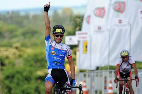 Ciclismo de RP faz dobradinha e vence Granfondo de Verão em São Carlos