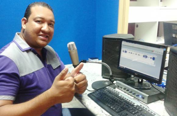 Michael Richard volta ao rádio com programa de entrevistas