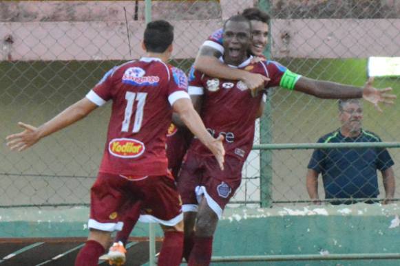 Sertãozinho cai na folia, vence o Taubaté e entra no G8