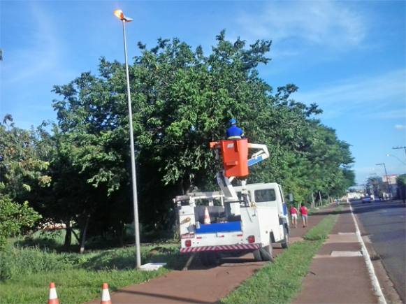 Saiba como solicitar reparos na rede de iluminação pública