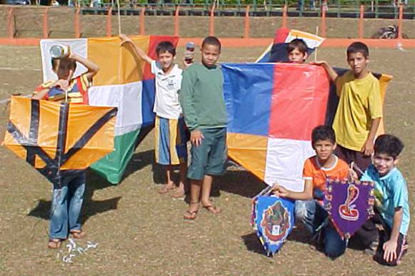 SMEL e Programa do Lúcio realizam Concurso de Pipas em Sertãozinho e Cruz das Posses