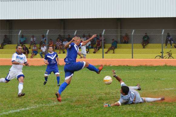 Vila Nova perde para o União e árbitro para o jogo por falta de segurança