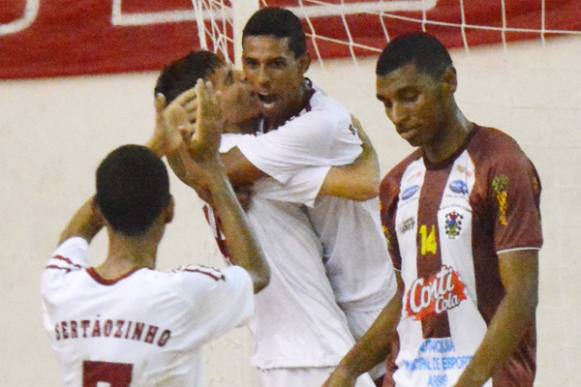 Sertãozinho Futsal vence o Vocem de virada e abre vantagem na final