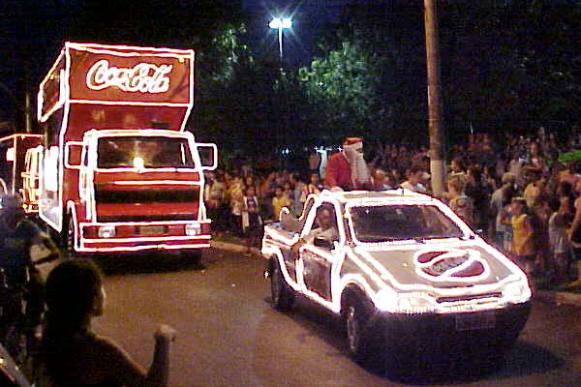 Tradicional carreata do Papai Noel da Coca-Cola acontece no sábado, dia 12