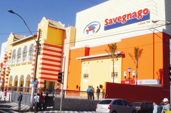 Savegnago Supermercados entrega 2,5 toneladas de alimentos para o Fundo Social de Solidariedade de Sertãozinho