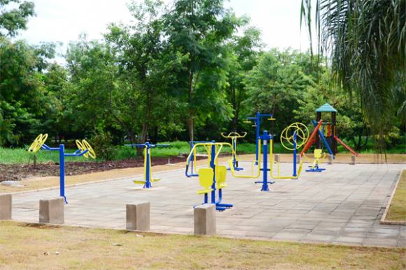 Serviços para implantação de academia ao ar livre e playground, no Jardim Liberdade, entram em fase final