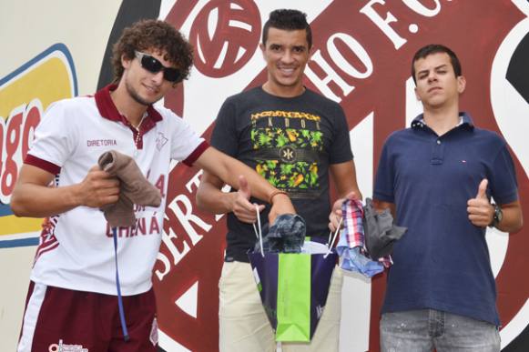 Com apoio de jogadores, Torcida Raça Grená lança campanha de doação de roupas para orfanatos de Sertãozinho