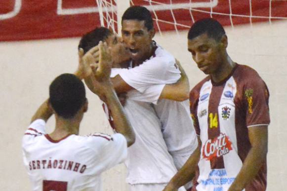 Sertãozinho enfrenta Batatais pela Taça EPTV de Futsal, na noite de hoje