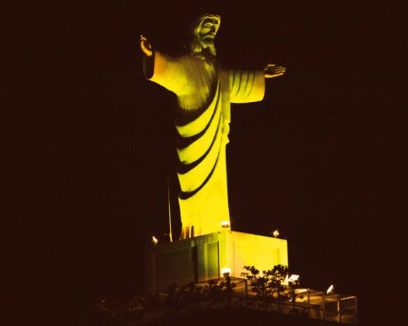 Setembro Amarelo: Iluminação do Cristo faz alerta para prevenção ao suicídio