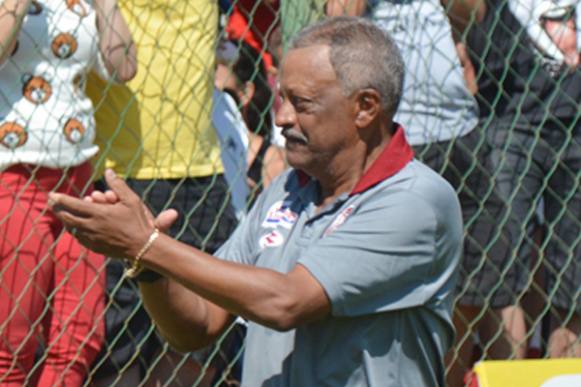 Diretoria do Sertãozinho atende ao pedido da torcida e fecha com José Carlos Serrão