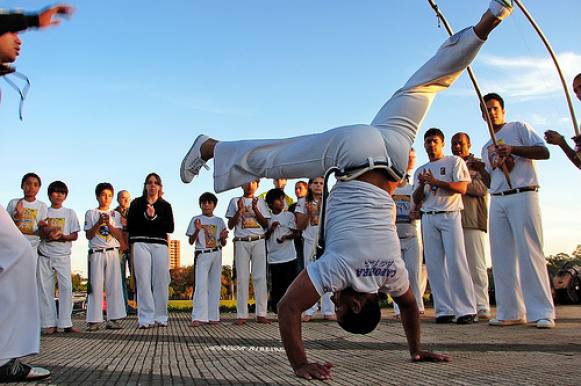 CEU das Artes oferece aulas gratuitas de capoeira