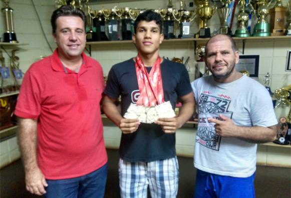 JIU-JITSU: Quatro medalhas de ouro são conquistadas por atleta sertanezino em Curitiba