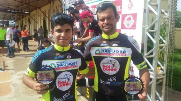 Atletas da base do ciclismo são vice-campeões em Passos