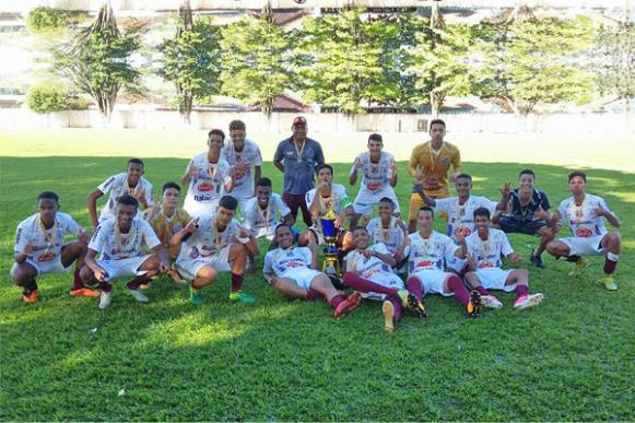 Comandado pelo técnico Hélio Vaz, Sub-17 do Sertãozinho leva o caneco da Copa Paulista Regional