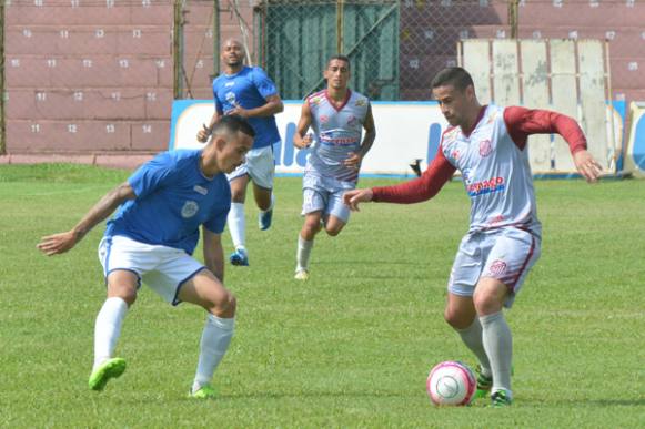 Touro fecha o ano com terceiro amistoso