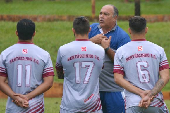 Volante do Touro afirma que prioridade em amistosos é corrigir erros