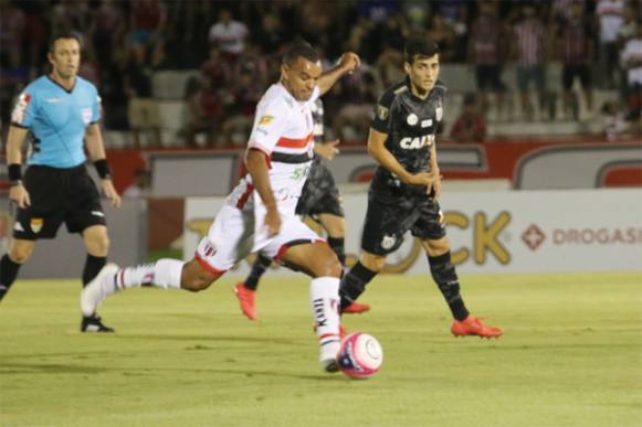 Botafogo encara Santos com o objetivo de ir mais longe no Paulistão