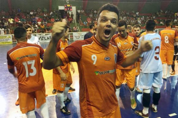 Sertãozinho Futsal reage, vence de virada o Guaira e se classifica para as quartas da Taça EPTV