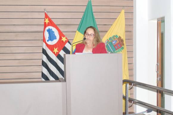 Presidente Pastora Márcia desabafa em primeiro discurso na nova sede do Legislativo