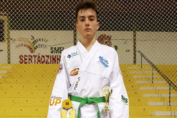 Carateca sertanezino vai representar o Brasil em campeonato na Europa