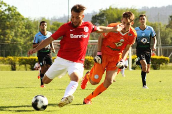 Destaque da base do Internacional-RS, Bruno José chega ao Botafogo