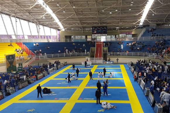 Professor de Jiu Jitsu da ABA participa de capacitação em Barueri