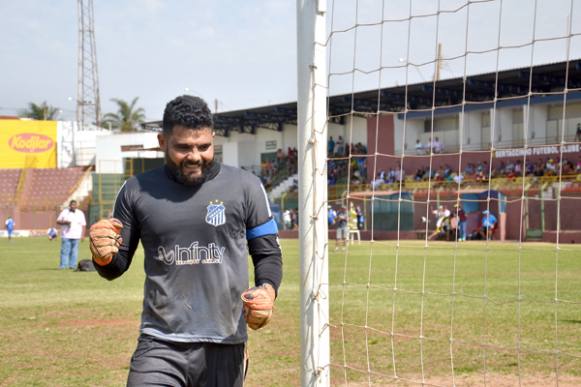 Goleiro do amador de Sertãozinho confirma que vai pendurar as luvas para seguir carreira artística