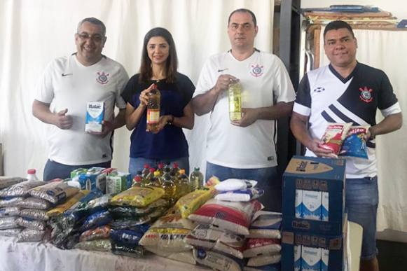 Hora de tirar o chapéu para mais uma iniciativa solidária da torcida do Corinthians!