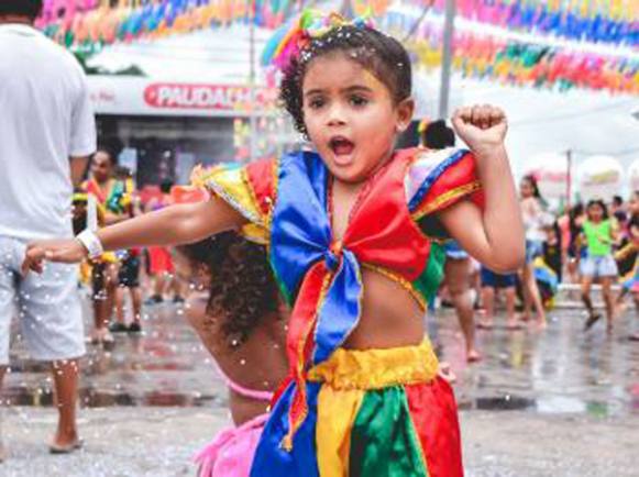 CEU das Artes promoverá concurso de fantasias de Carnaval para crianças