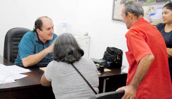 Moradores da Cohab 3 que ainda não possuem escrituras de seus imóveis recebem orientações na Câmara