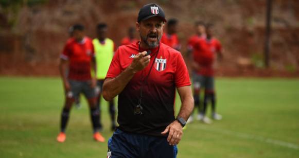 Wagner Lopes não é mais técnico do Bota