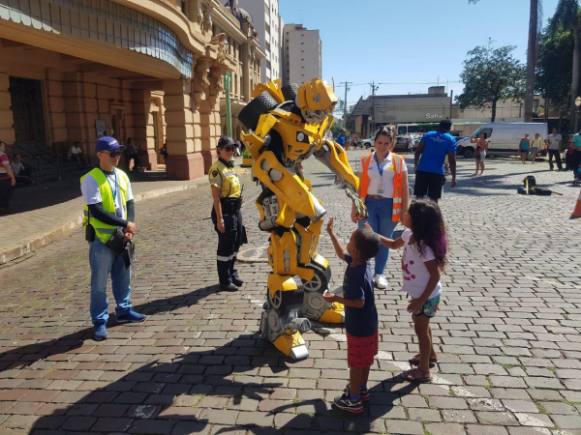 1º Previne Folia orienta mais de 1.200 pessoas