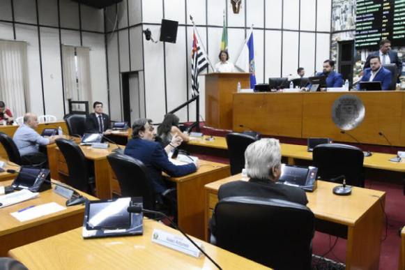 Vereadores de Ribeirão Preto rejeitam dois vetos do Executivo durante sessão ordinária