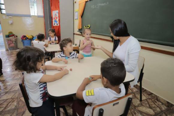 Escolas municipais de Ribeirão Preto terão 330 profissionais de apoio para alunos com deficiência