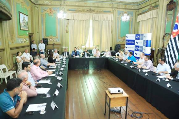 Decreto suspende eventos públicos, aulas na rede municipal de Ribeirçao Preto e férias dos servidores da saúde