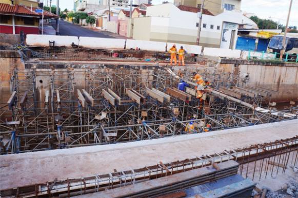 Macrodrenagem: cinco pontes estão sendo construídas sobre o Córrego Sul