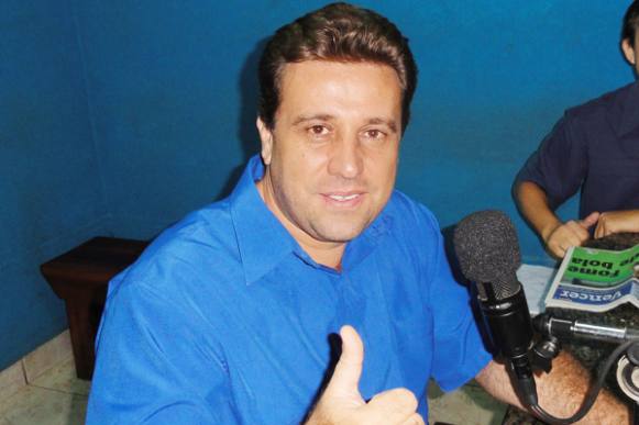 Emissora de rádio deve “repatriar” comunicador após deixar secretaria