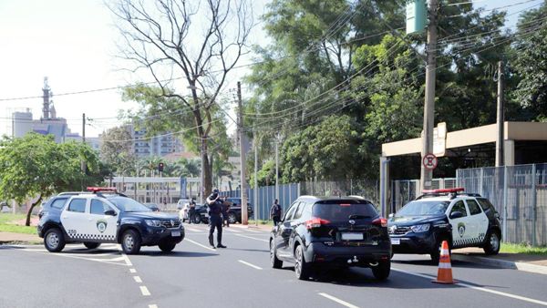 Guarda Civil realiza blitz educativa em Ribeirão Preto