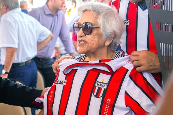 Morre aos 100 anos Dona Guiomar, mãe de Sócrates e Raí