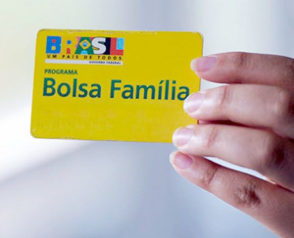 Suspensa revisão no Bolsa Família