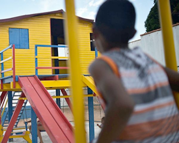 Projeto estimula adoção de adolescente