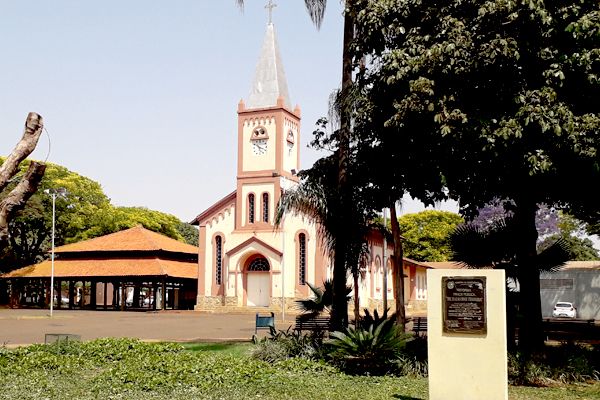 Crianças e adolescentes de Cruz das Posses ainda podem se matricular em aulas gratuitas de canto coral