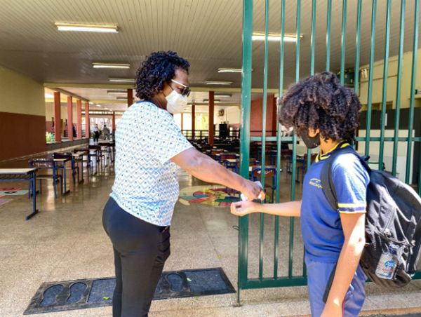 Retomadas as aulas presenciais em Sertãozinho para alunos do 6º ao 9º ano