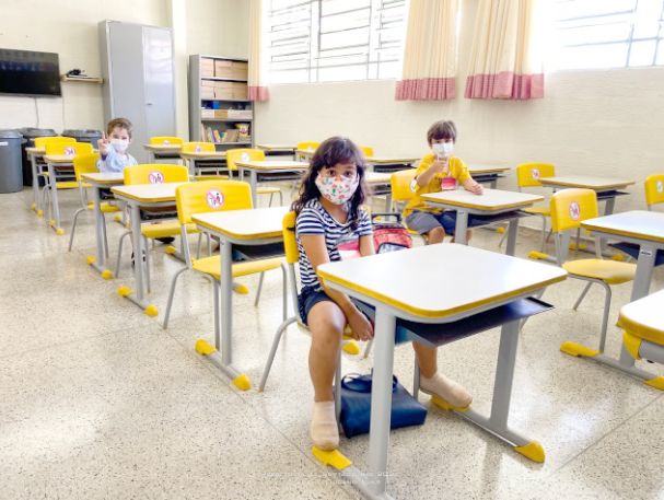 Alunos da pré-escola retornaram hoje às aulas presenciais