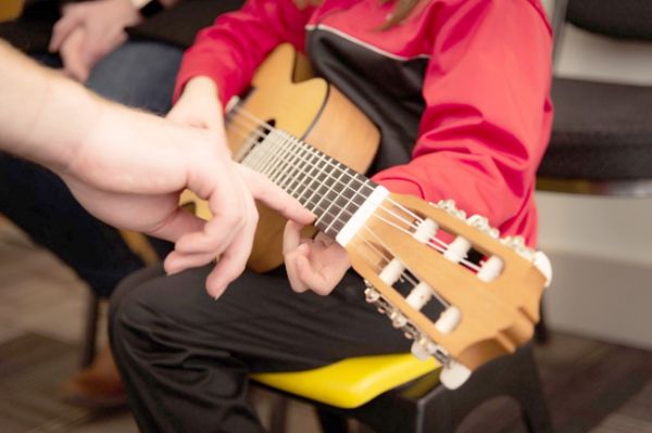 CEU das Artes oferece aulas gratuitas de violão