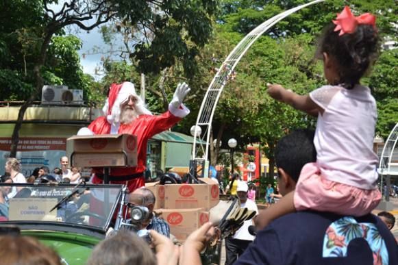 ACIS confirma chegada do Papai Noel na Praça 21 de Abril