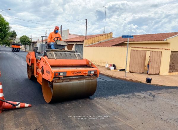 Iniciado recapeamento asfáltico no Jardim Iracema em Sertãozinho